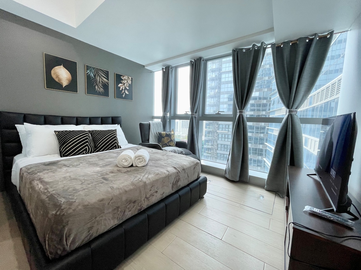 Royal Luxe 1BR Suite in Uptown BGC + 200mbps WiFi