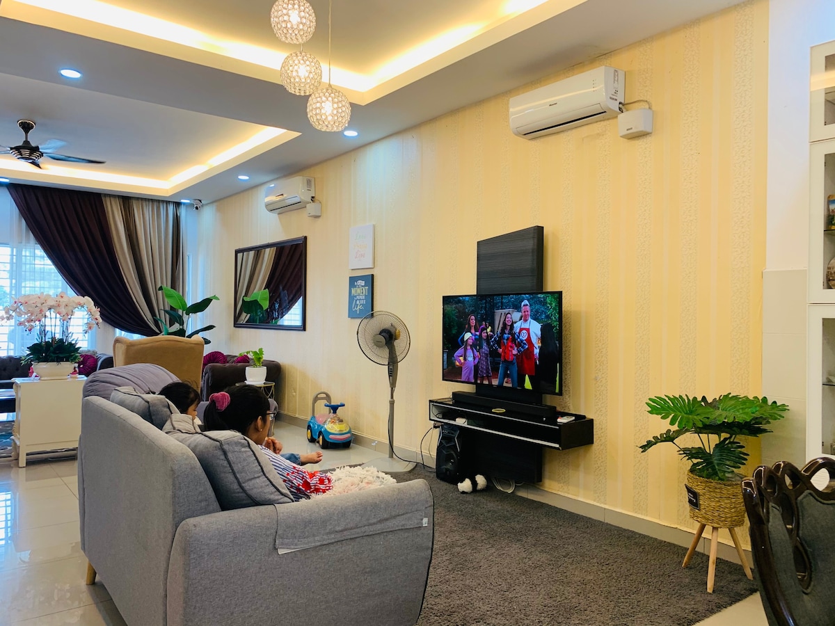 D 'Zarir Cozy Homestay Saujana Rawang