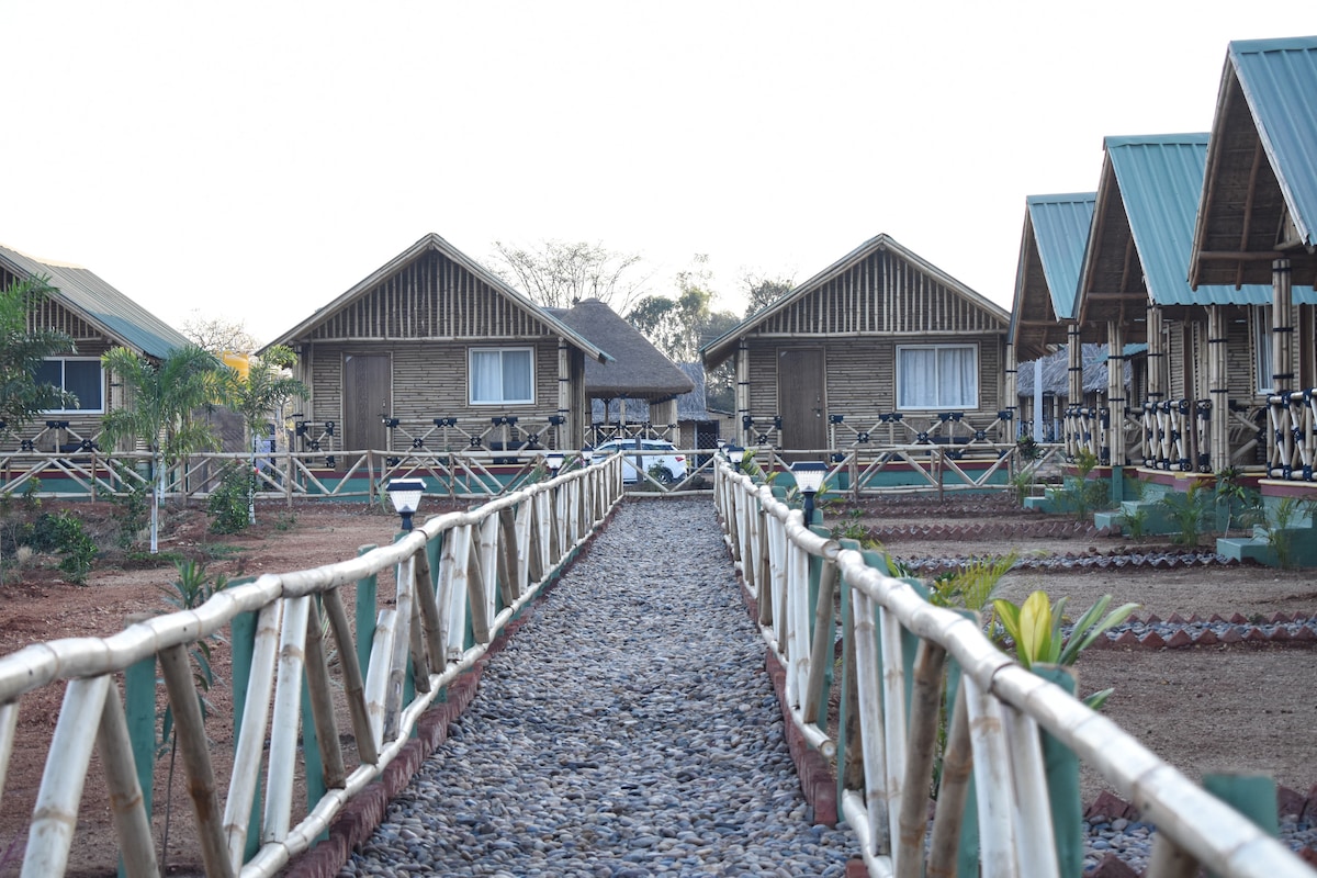 Mowgli's Guest House Hampi &Cafe (with Air Cooler)