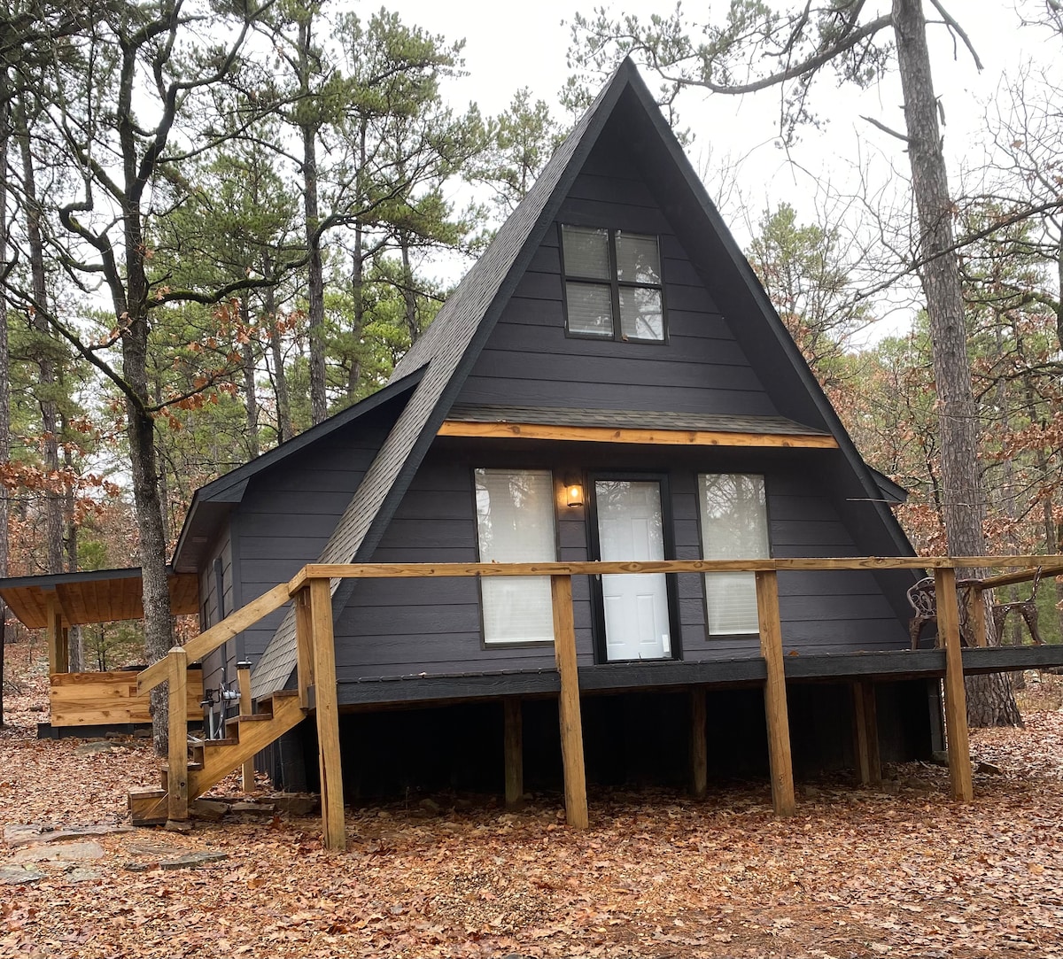 Pocohantas  Cabin/Hot Tub