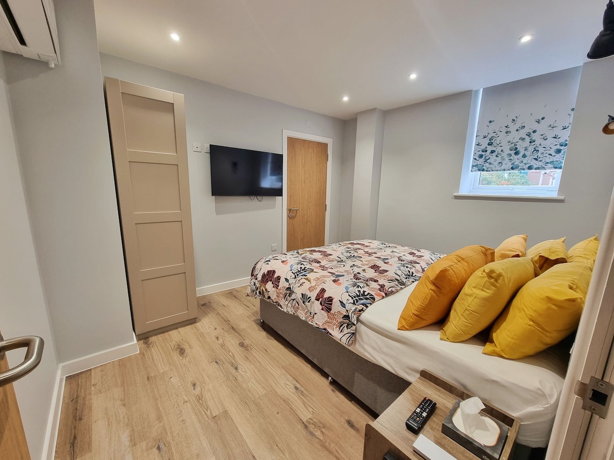 2 Bed Bromley High Street