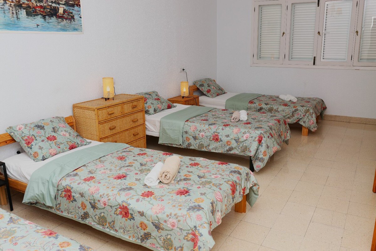 Habitación compartida mujeres Nomad Villa