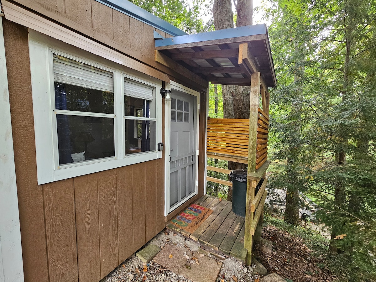 Barefoot Bungalow - GO Off Grid!