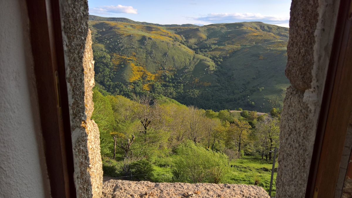 Pont de Montvert Sud Lozère "Lou Chasaou"小屋