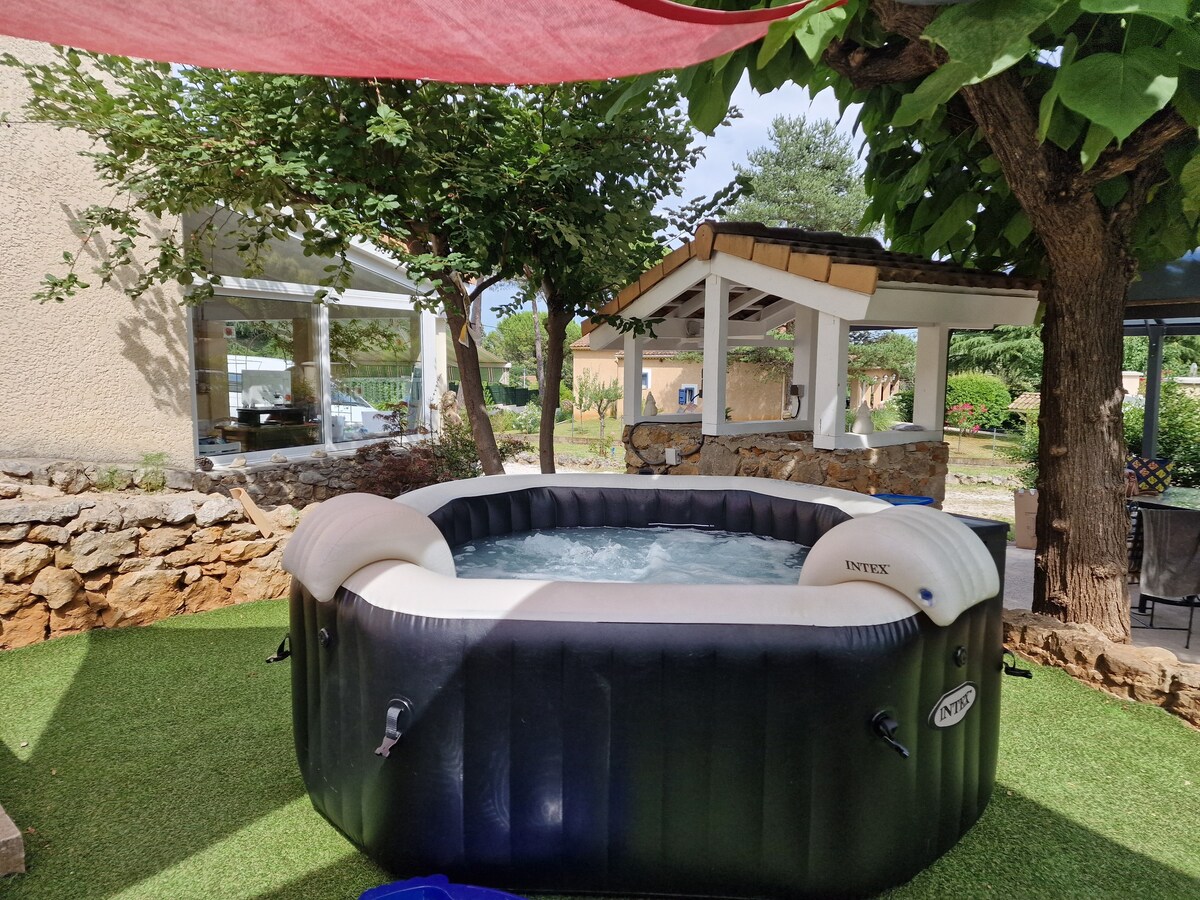 Gîte l'écureuil d'Anduze avec jacuzzi