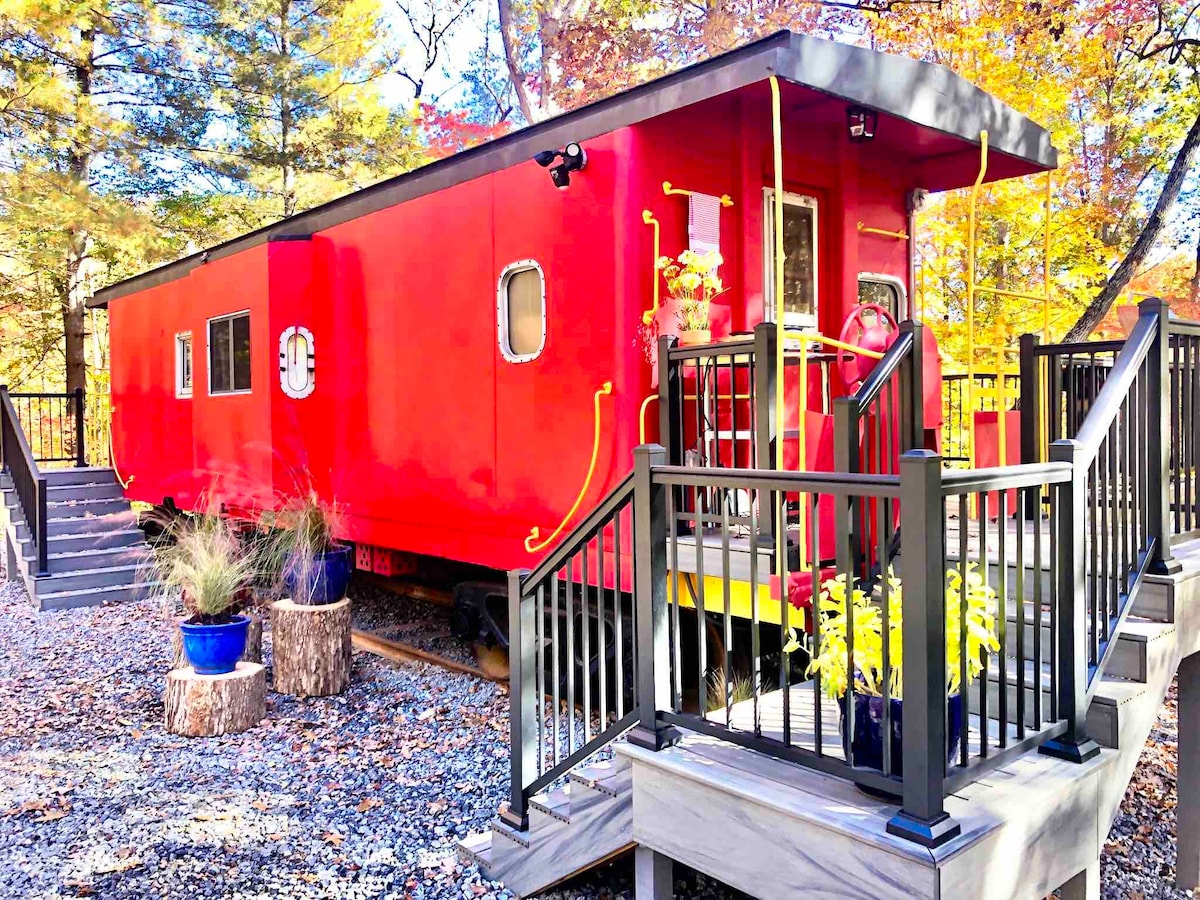 Foothills Caboose - NC wineries - 5 mins to TIEC