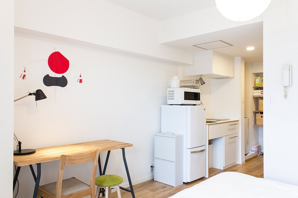 日式现代单间公寓，距新宿2站路（ # 2 ）