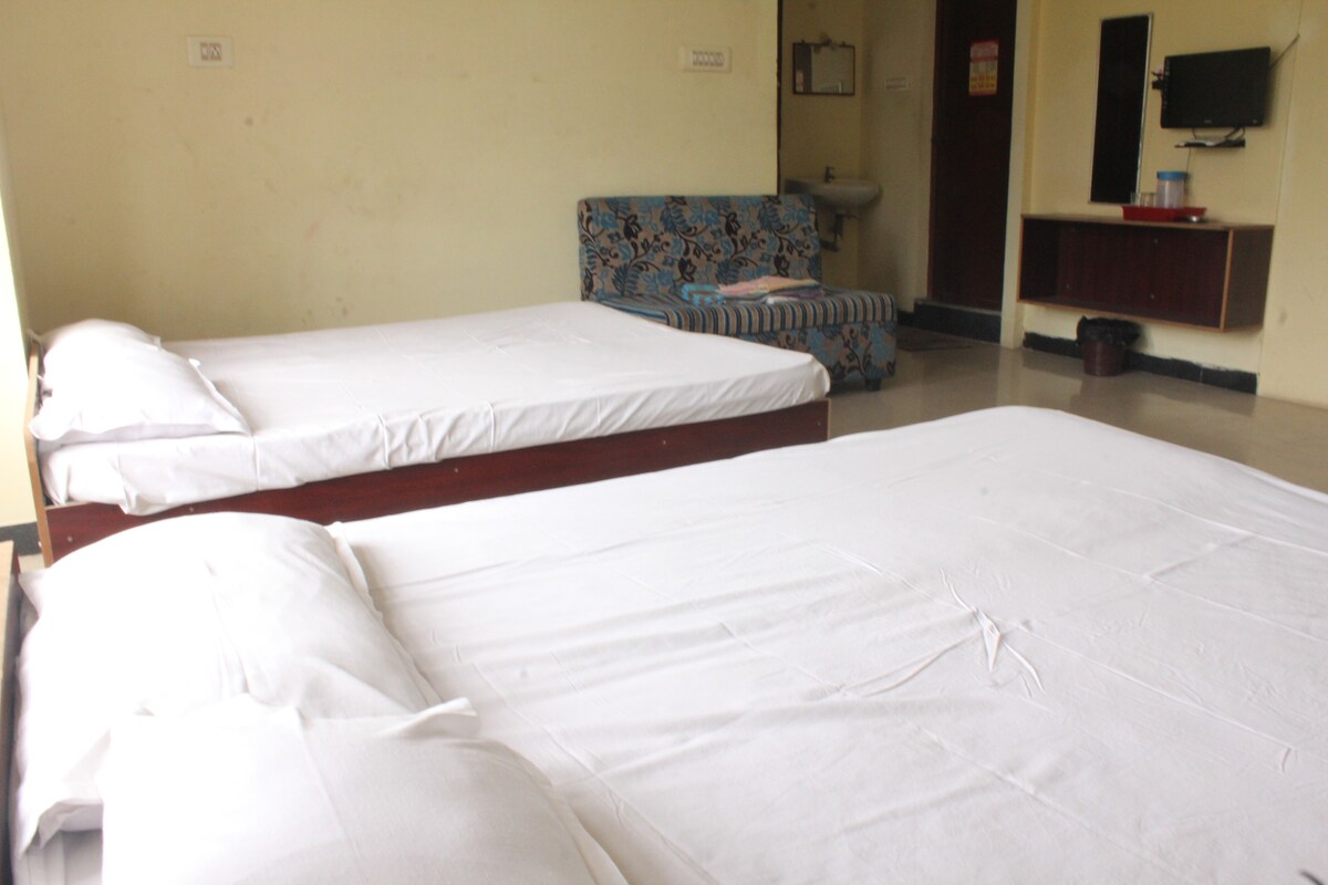 Six Bed Non AC - Aishvarya Residency