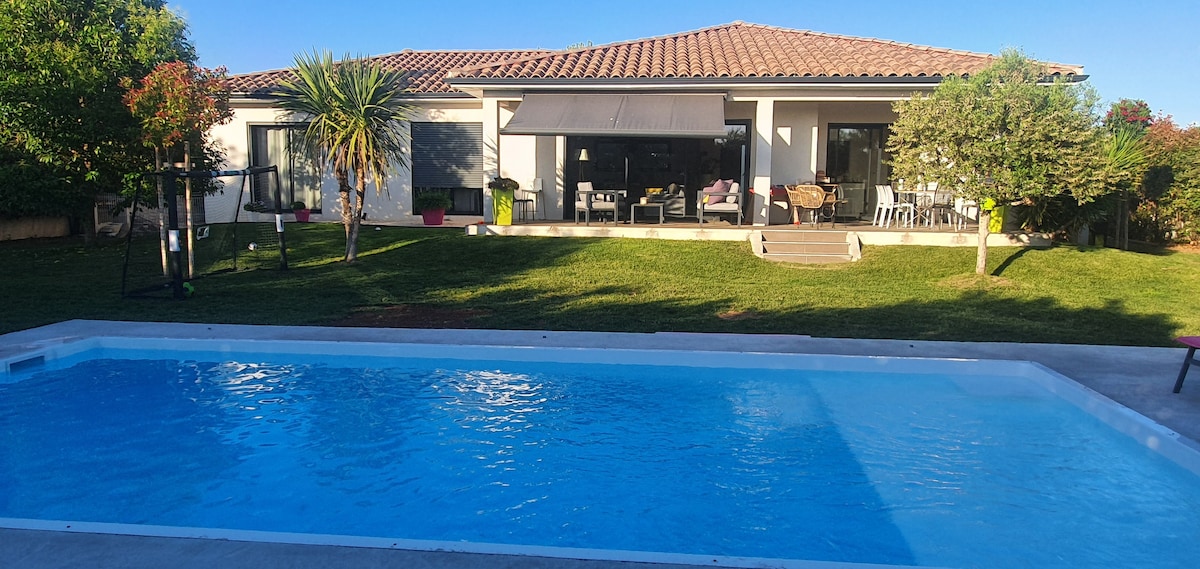 Villa avec piscine proche mer Nîmes Montpellier