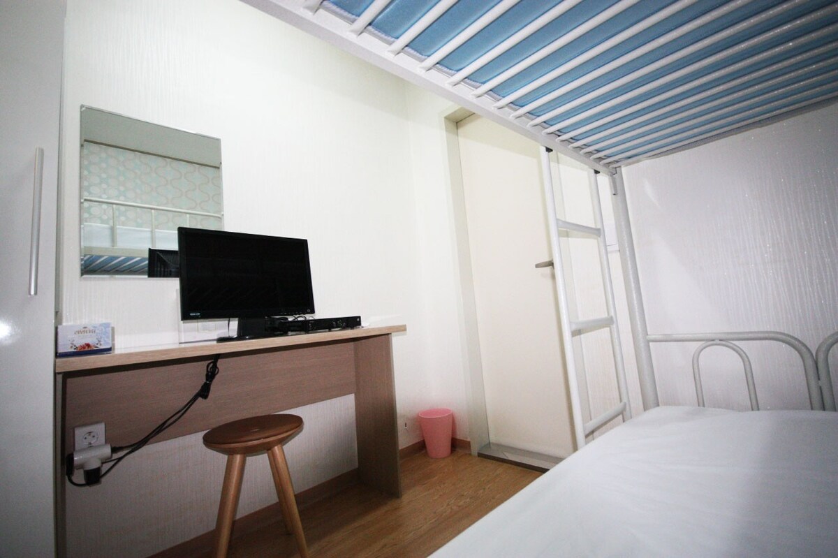 K-POP Guesthouse -双床房，带共用卫生间