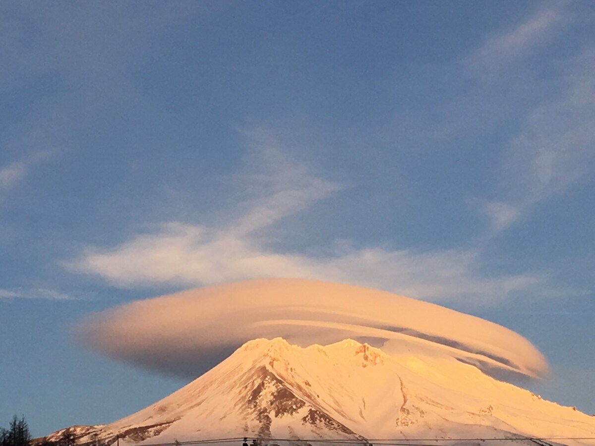 滑雪和滑雪板大麻洞穴