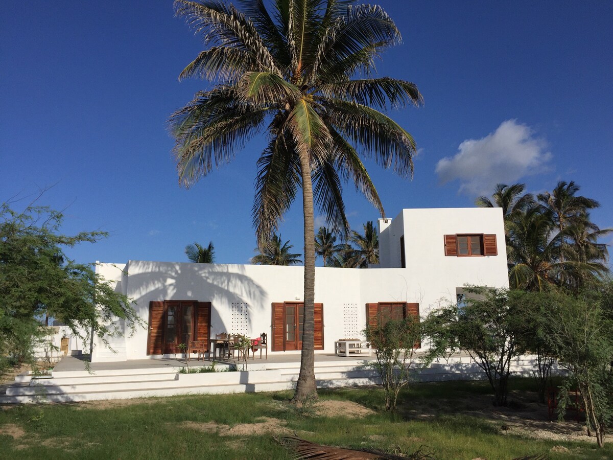 Maison Blanche -
Luftiges Sommerhaus an der Lagune