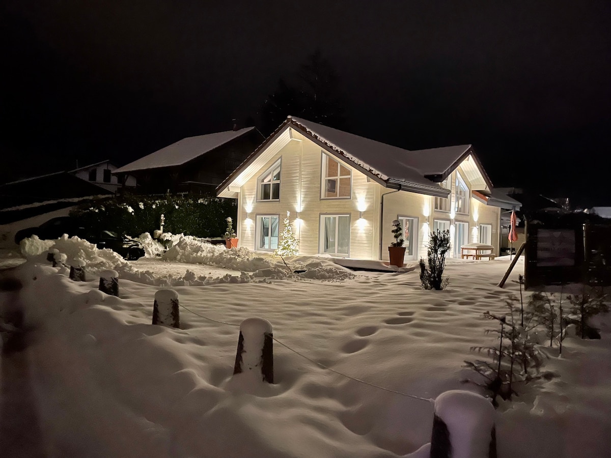 🌲Chalet entre lacs et montagnes, jacuzzi & sauna🌲