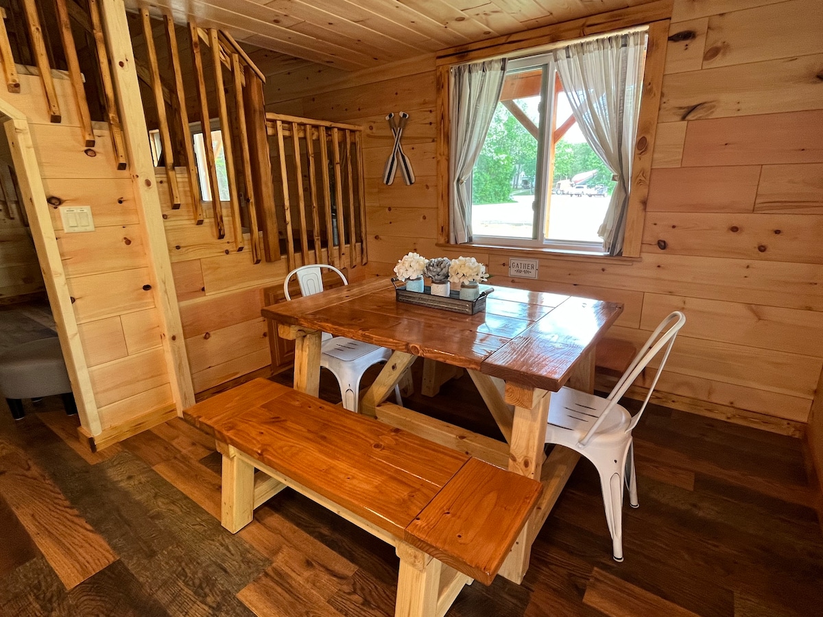 Cozy Cabin 2