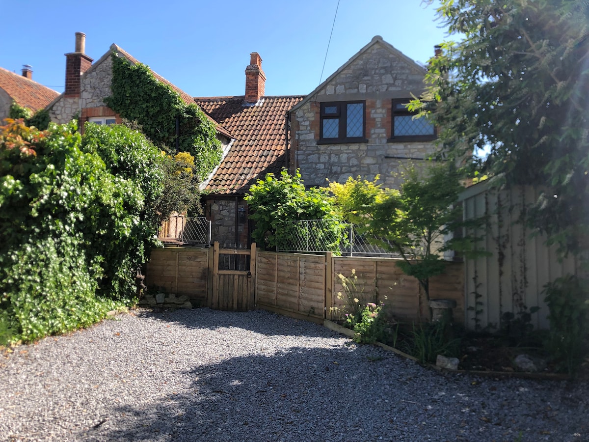 Ivy Cottage - Character 2 Bed Cottage in Somerset