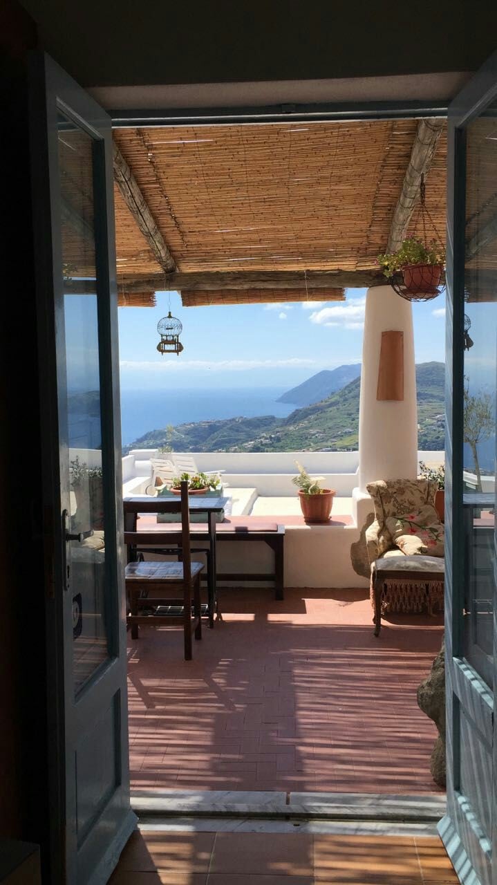 Il Perciato -俯瞰利帕里的美丽海景露台