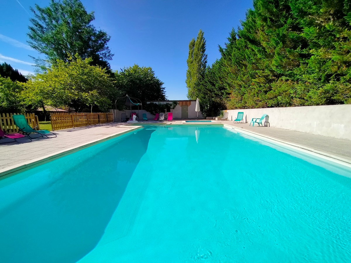 Gîte "Pierre" classé 3* / 2 personnes avec piscine