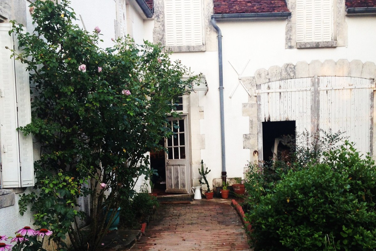 Semontron Presbytery, Burgundy, Yonne