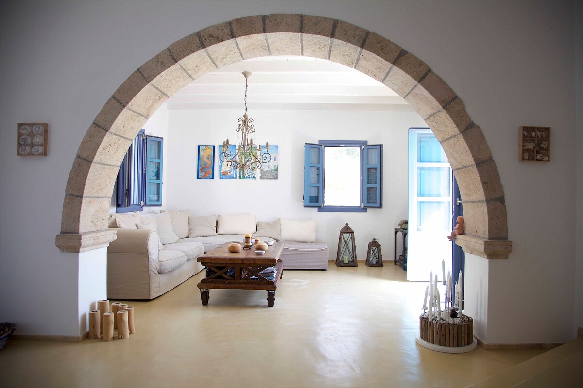 可欣赏壮观爱琴海风光的豪华住宅