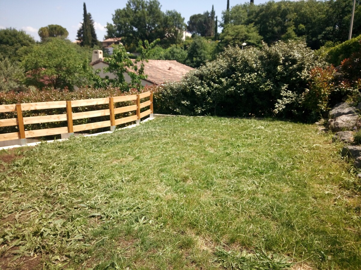 Maison 100 m2 avec piscine et jardin