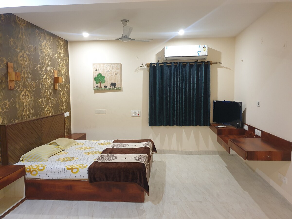 King Size New Super Luxury Room at Yelahanka