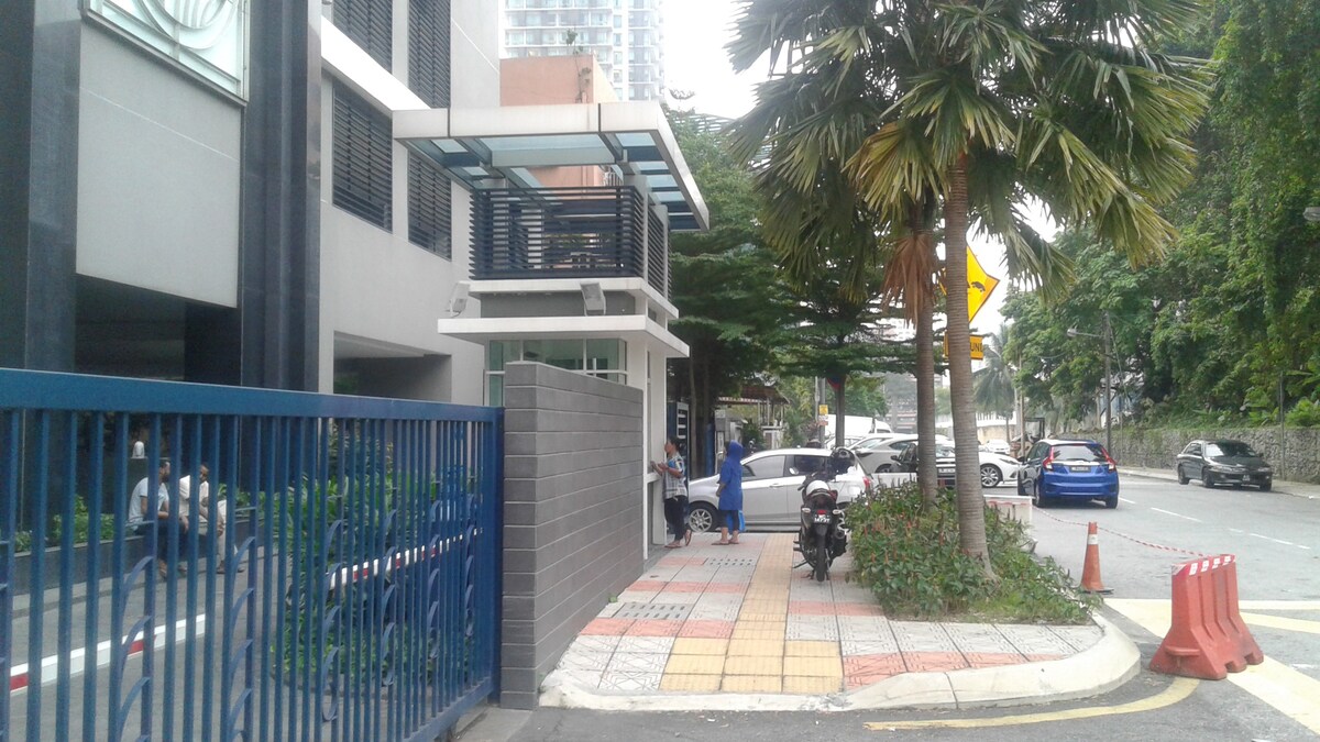 位于吉隆坡市武吉免登（ Bukit Bintang ）的绝佳全新单间公寓