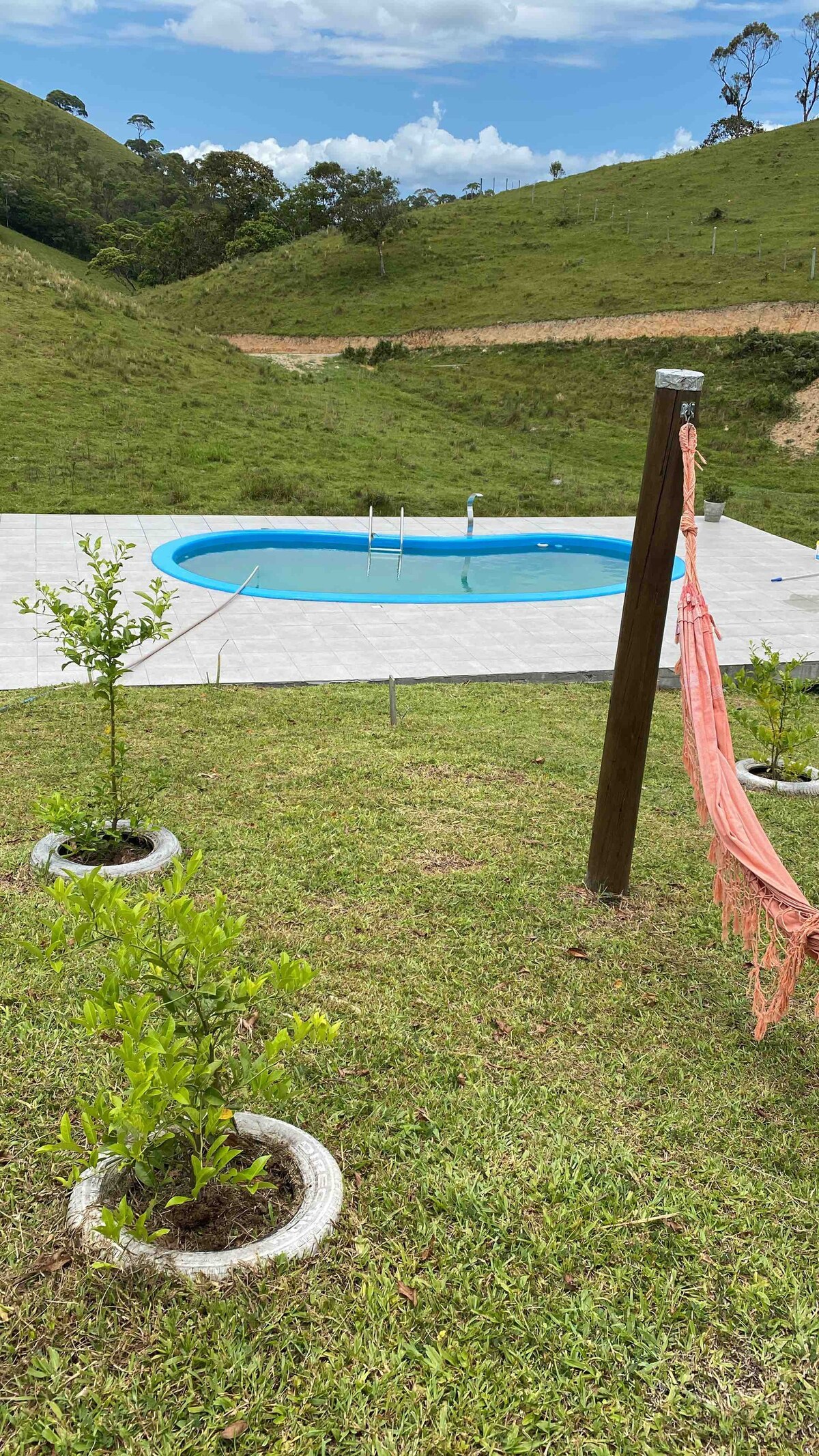 Casa de campo com agradável piscina, área de lazer