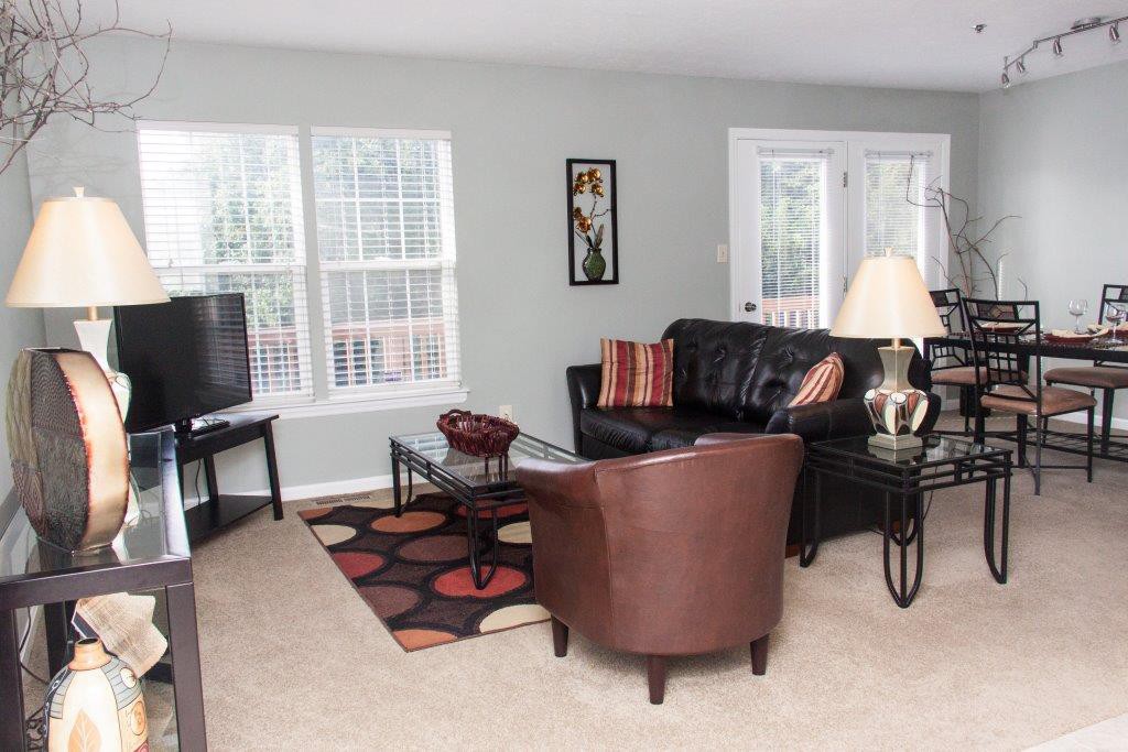Furnished fully equipped townhouse close to I-79