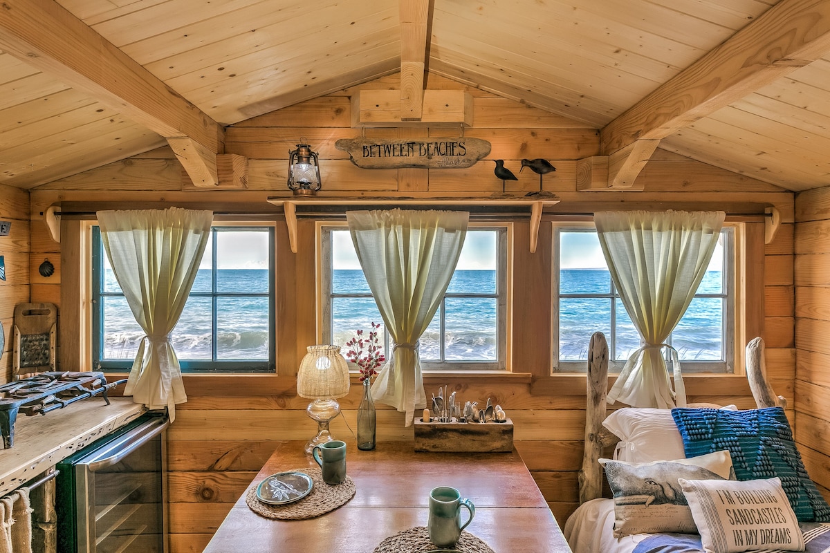 Fisherman's Cabin at Between Beaches Alaska