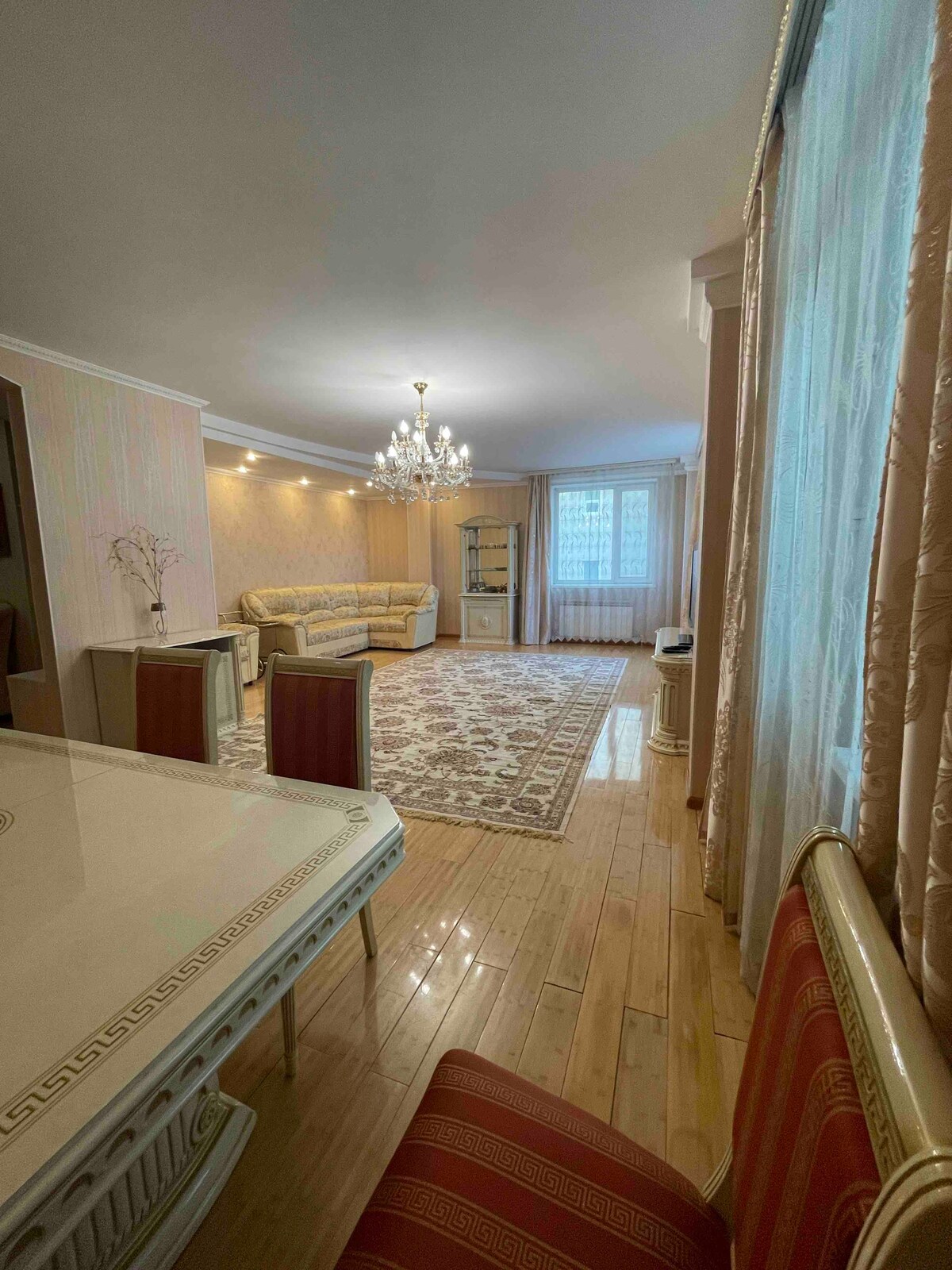 Aktobe Ajara住宅区的3卧室豪华公寓