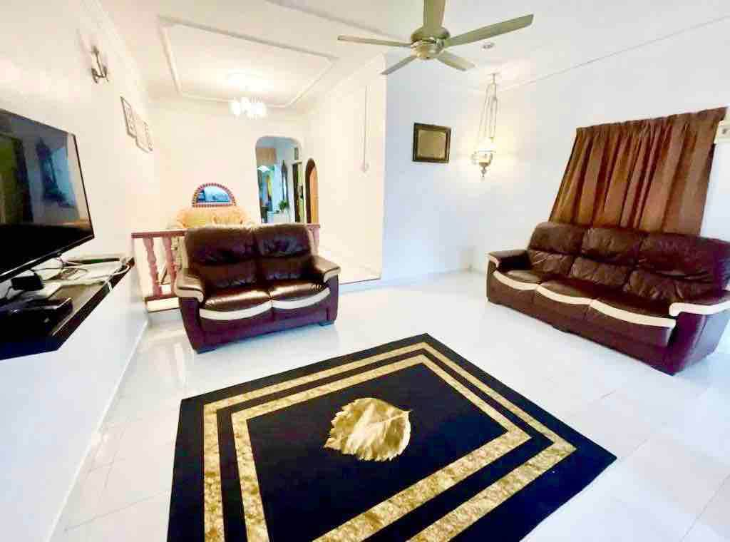 Muslim Spacious Poolstay | 6 Bedrooms