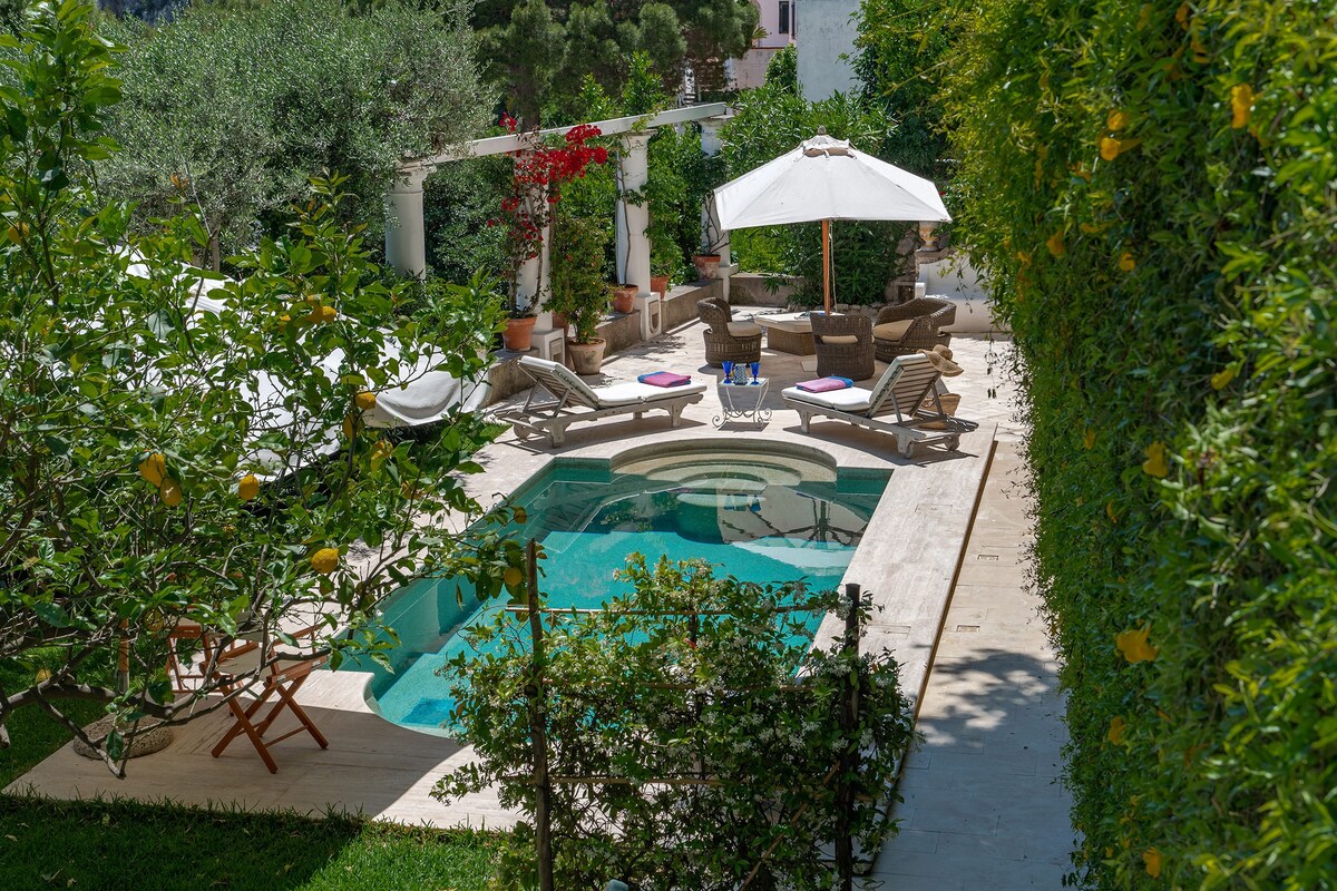卡罗拉别墅（ Villa Carola ） -带泳池的豪华别墅