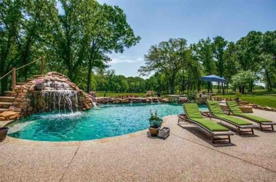 Gated Estate w/ Jacuzzi & Home Theater