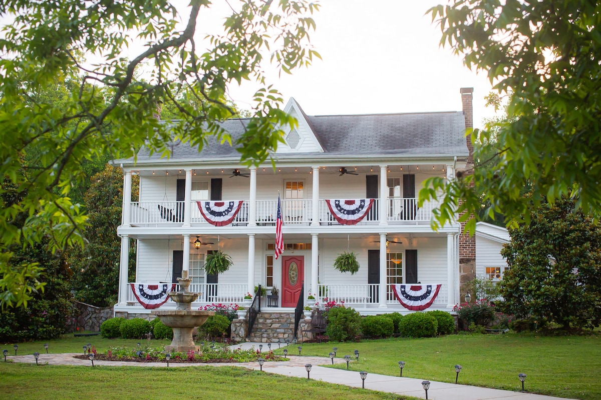 Stonebrook Manor Guest Sunflower Room