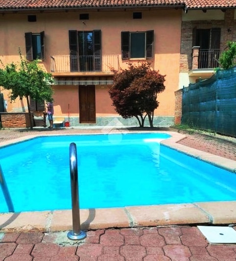 Whole house with swimming pool in Monferrato