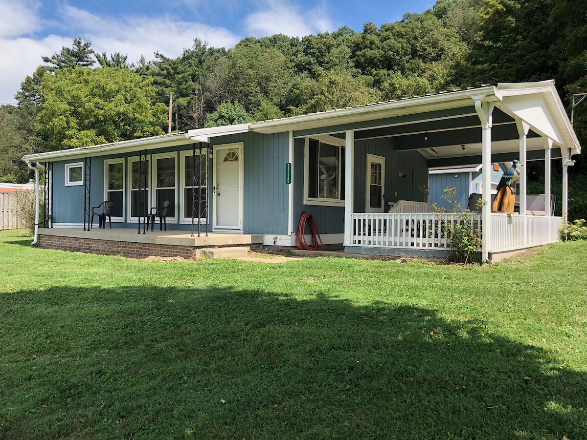 Lovely Blue Jay Cabin | 30 mins from Hocking Hills