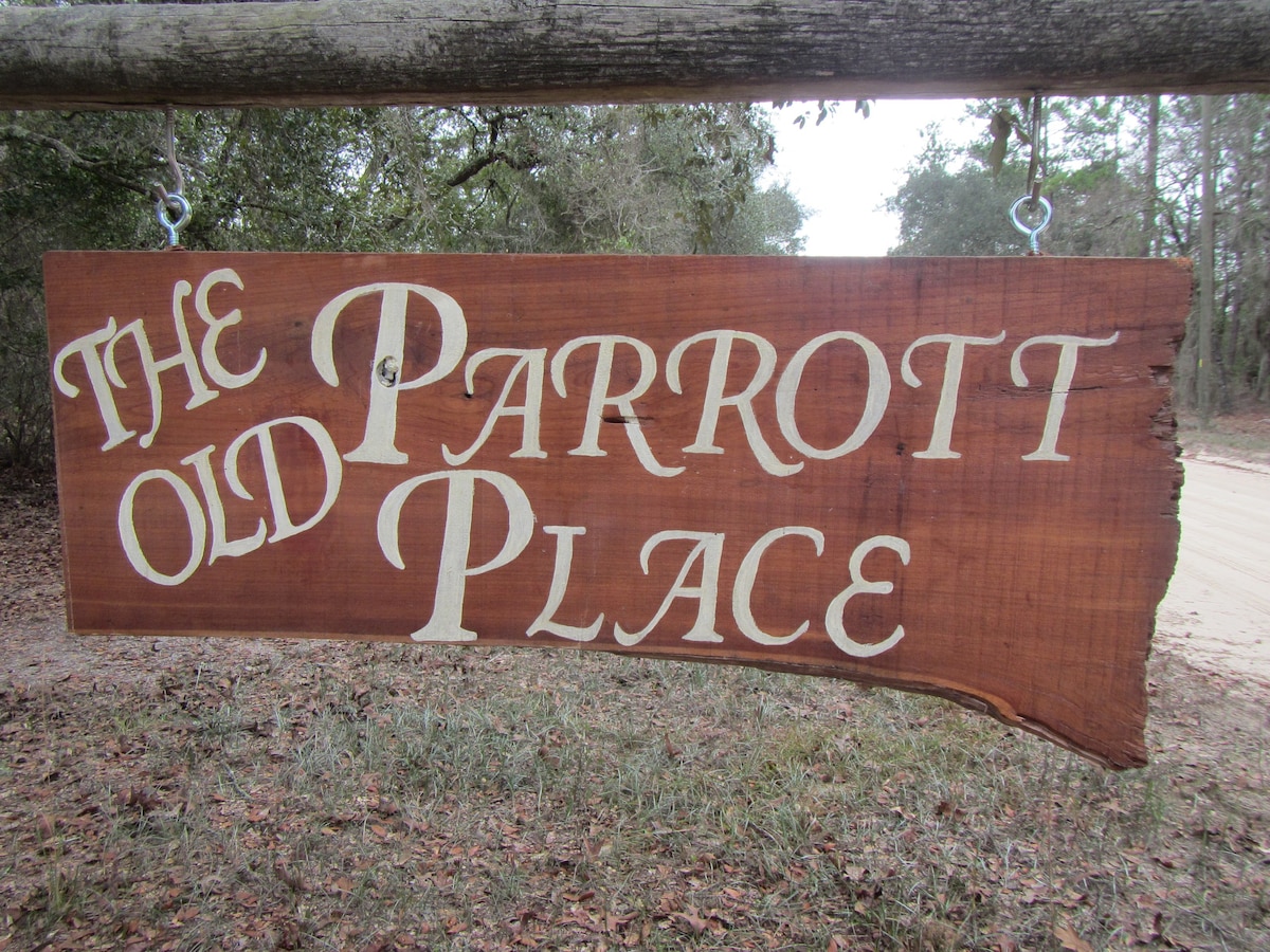 位于THE Old Parrott Place的故事房屋