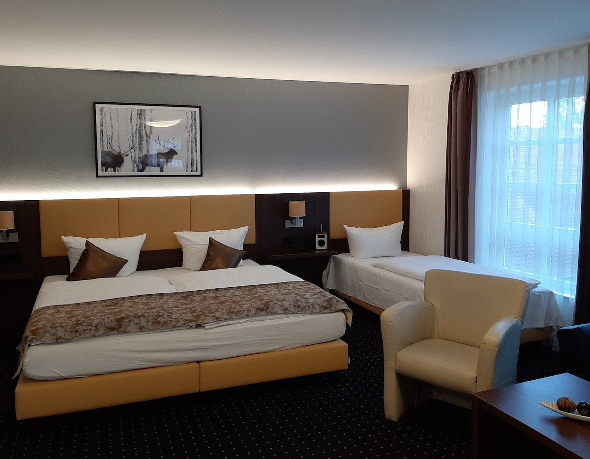 Lobinger Hotel-Weißes Ross ， （兰根瑙） ，五间卧室，带淋浴间和马桶