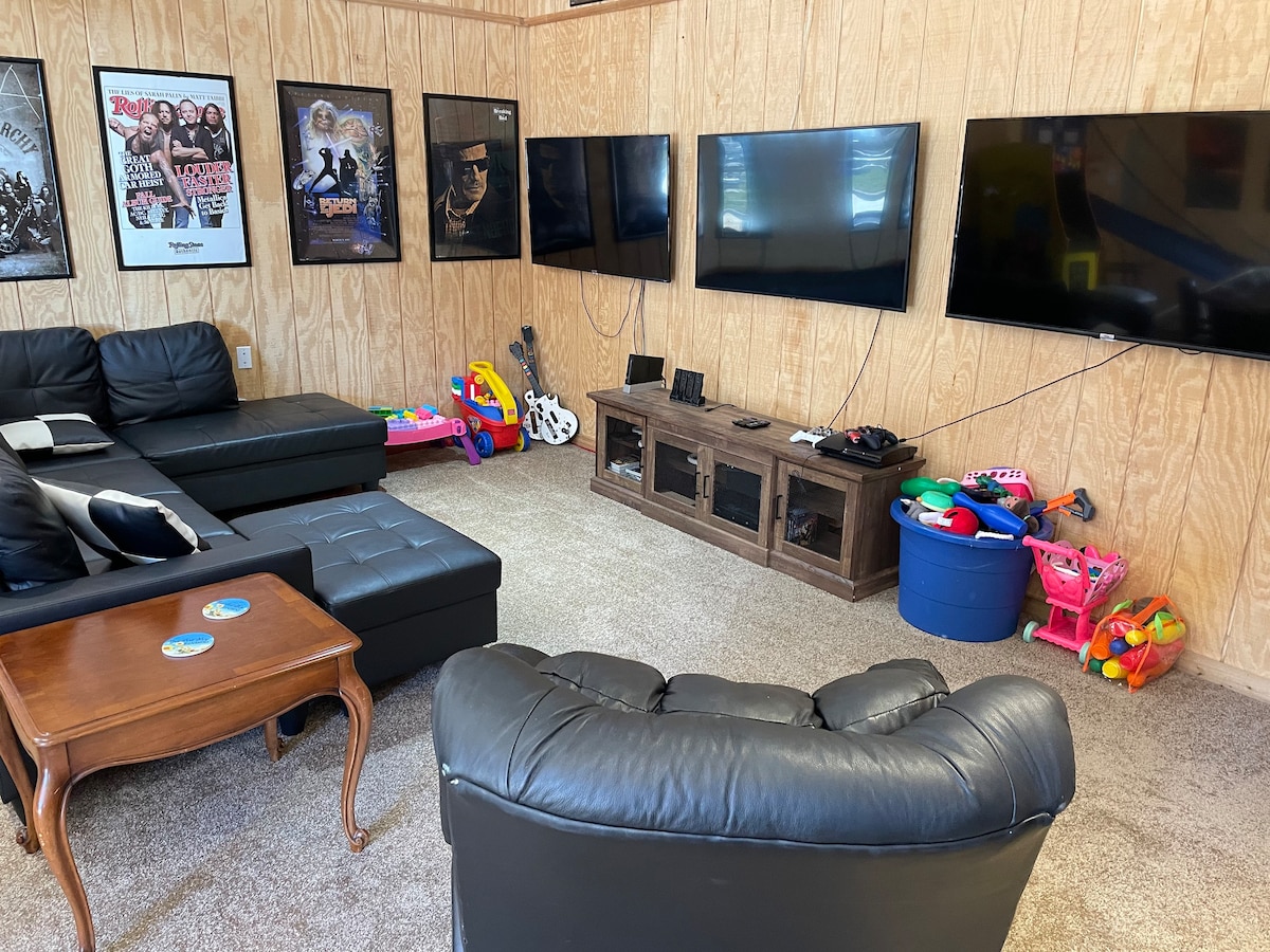 1 BR barn with loaded game room and heated pool!