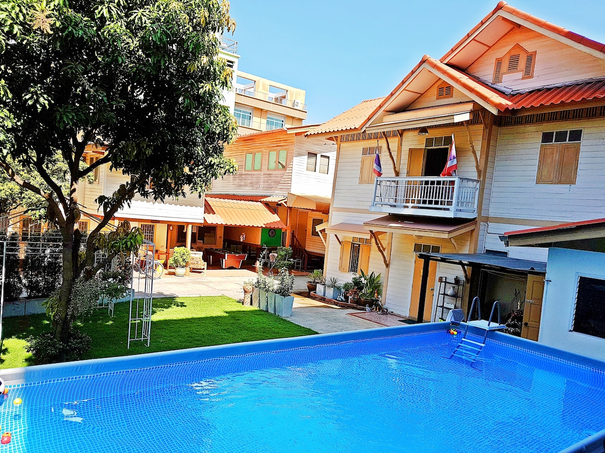 6 间卧室的房子 / 游泳池和花园 / 曼谷中心