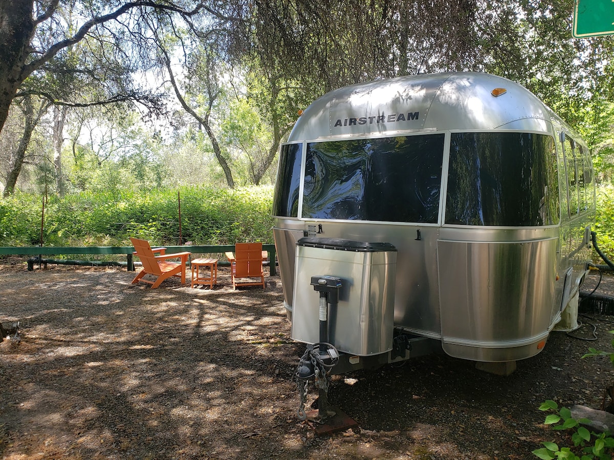 Silver Belle Airstream Motor Lodge