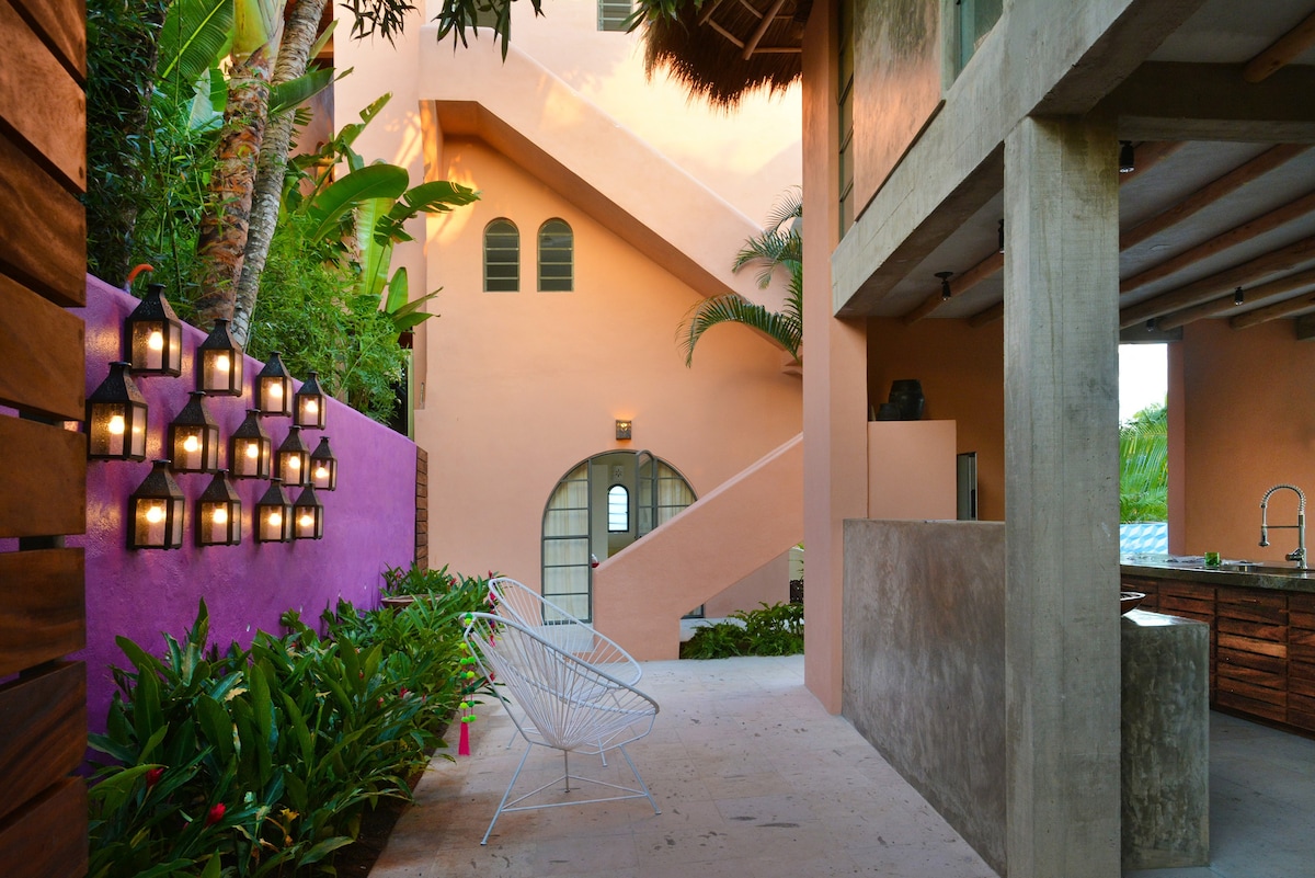 Designer Villa, ocean views and gorgeous interiors