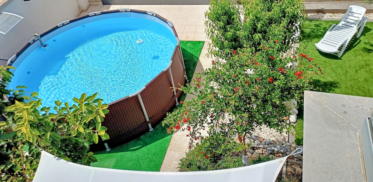 Chalet completo con piscina y jardín