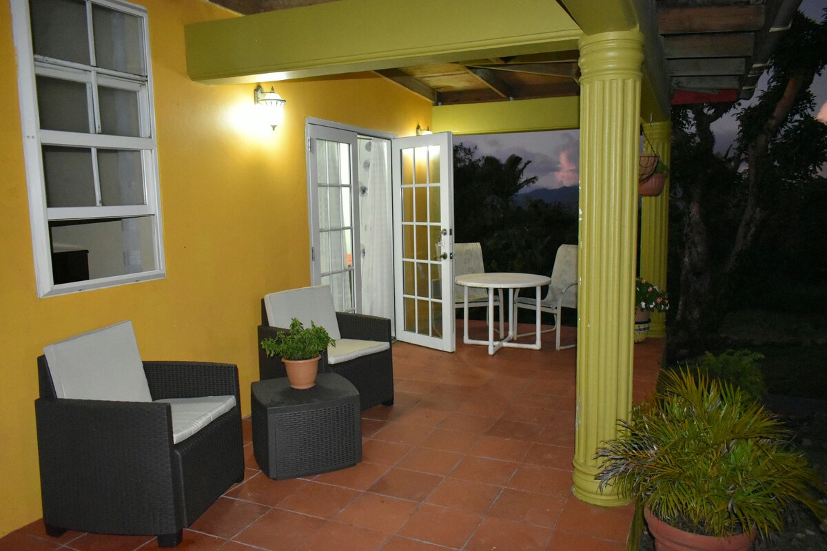 The Blueberry Room at Misty Lodge B&B Dominica