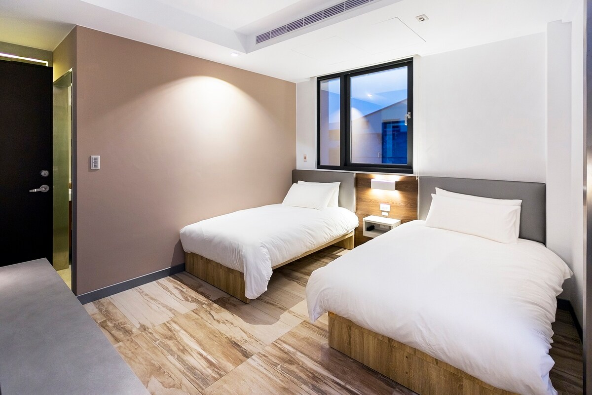 Explore TPE from Charming Twin Beds Rm **3min MRT