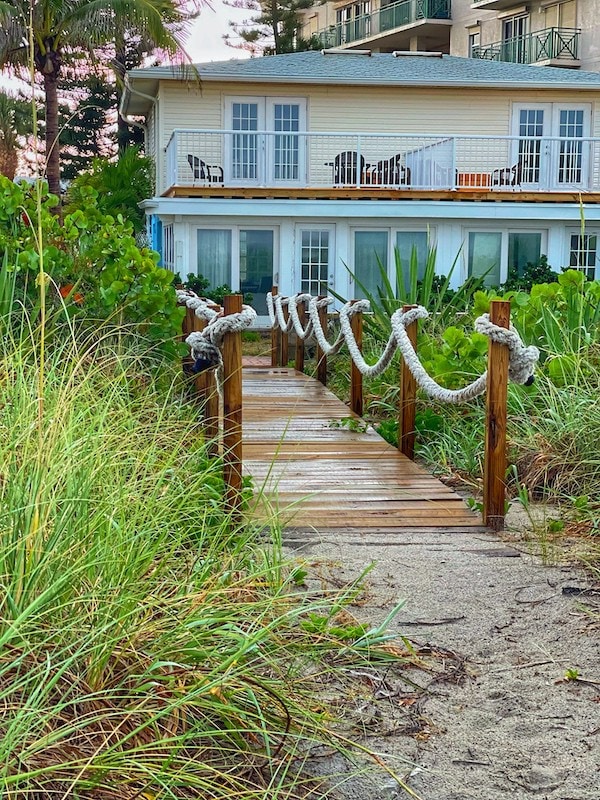 双卧室海滨联排别墅，可通往私人海滩