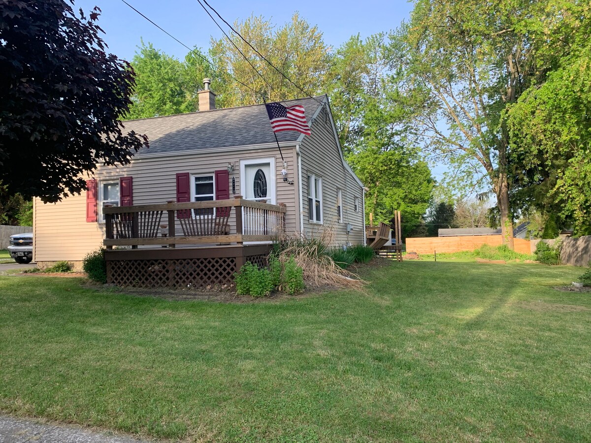 Mark 's Cozy Little House