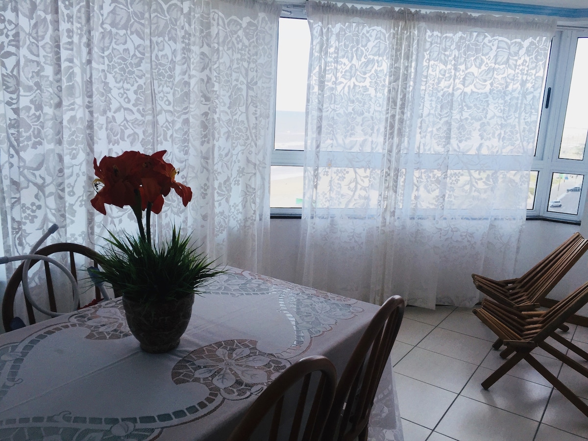 Tramandai Beira Mar公寓，带海景