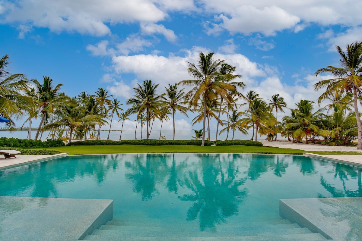 Massive Beachfront Palace with chef and butler