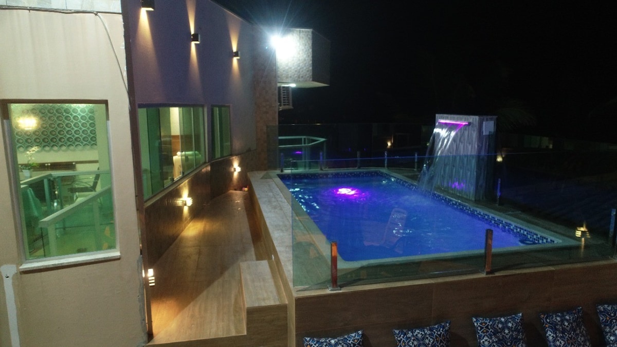 Casa de frente pro mar em Prado Ba com piscina